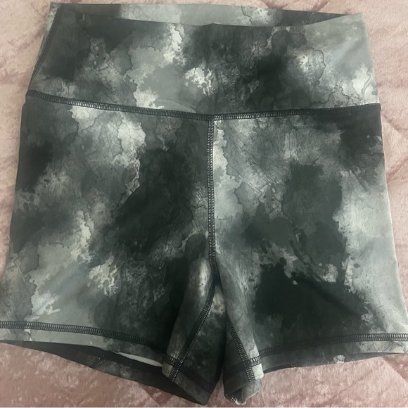 Fleo high contour shorts size Large ( Selling each pair for $20) - Picture 3 of 12